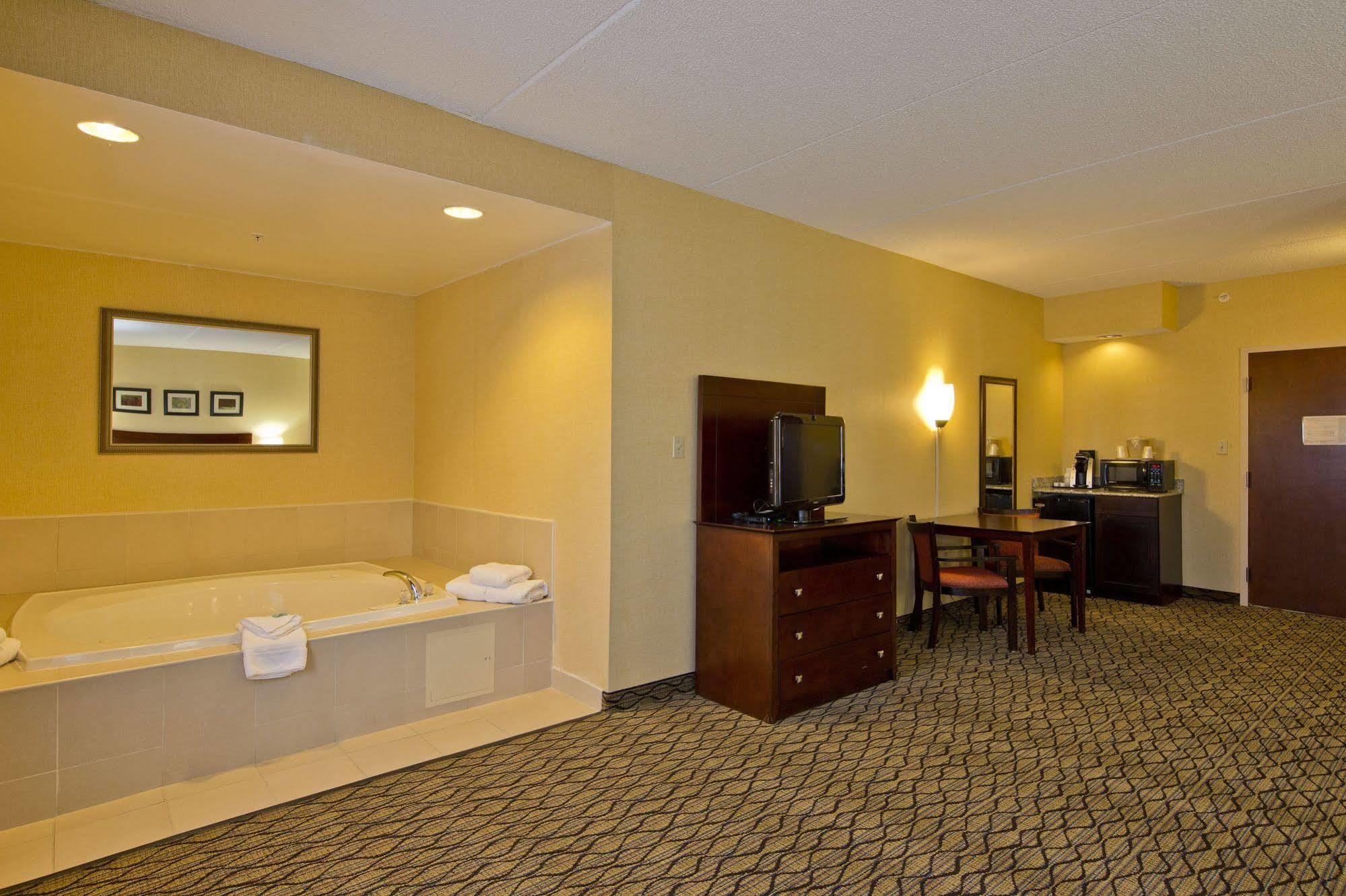 Holiday Inn Express Stephens City By Ihg Exterior photo